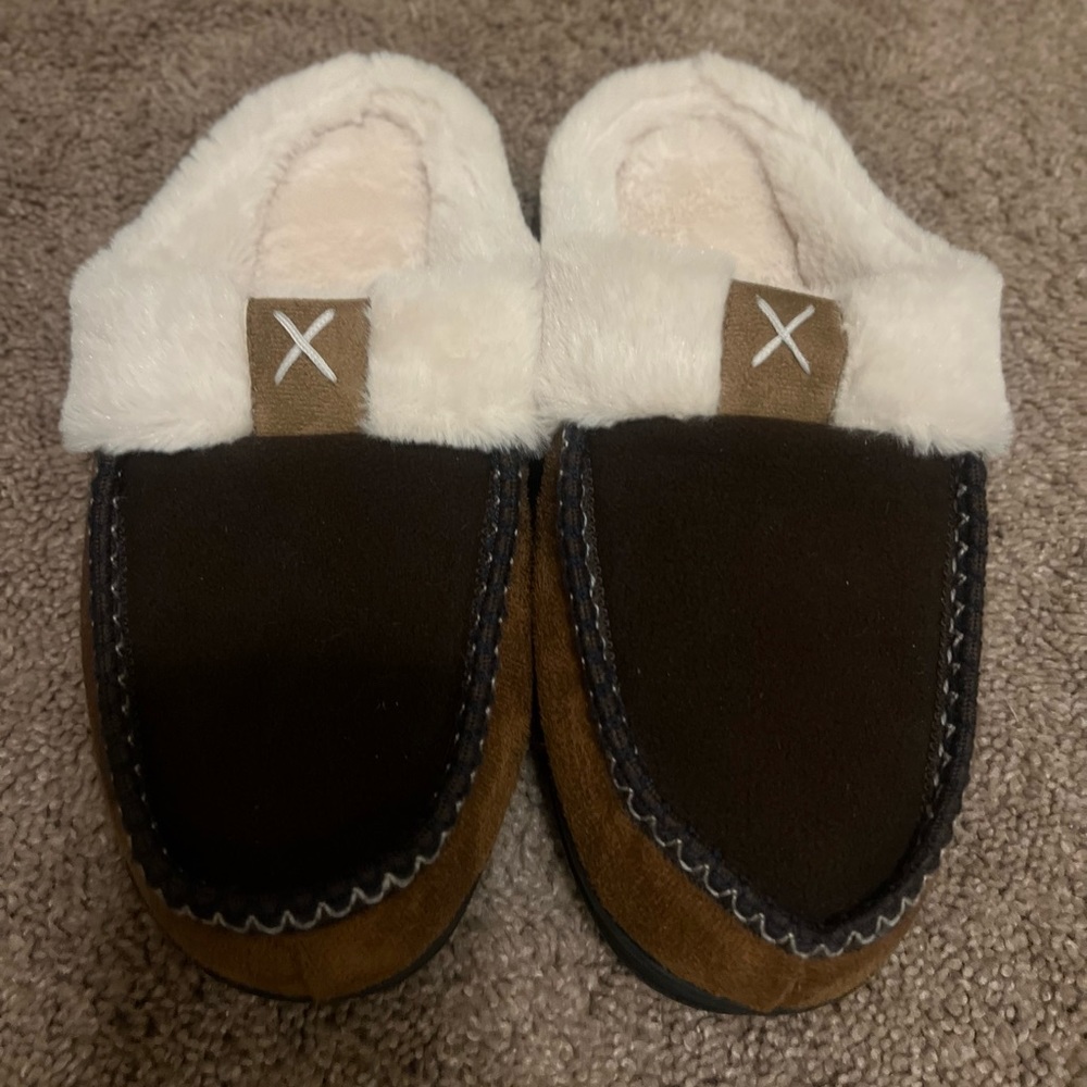 Mens brown and camel suede fuzzy slippers size 8-9, 39-40